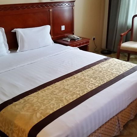 Mb Hotel Тавау Экстерьер фото