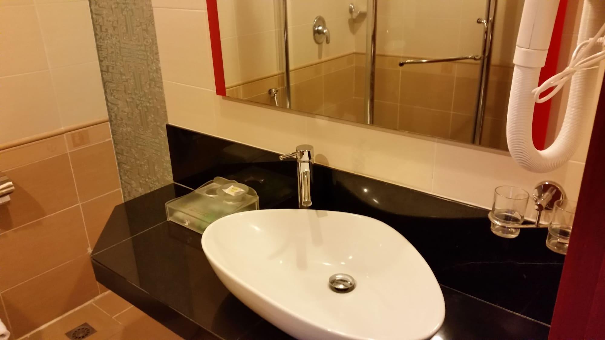Mb Hotel Тавау Экстерьер фото