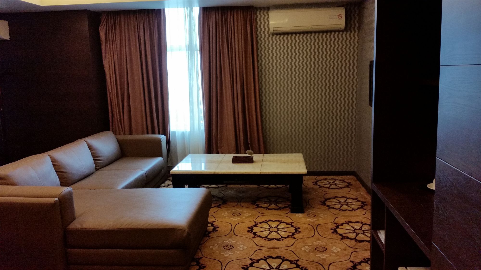 Mb Hotel Тавау Экстерьер фото