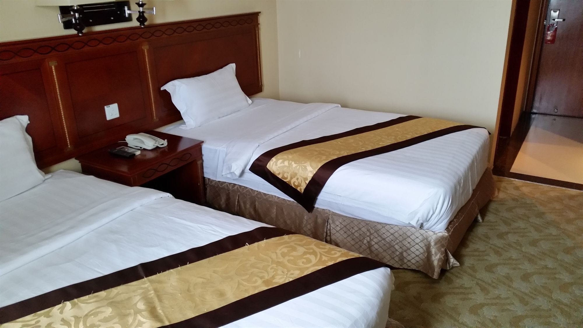 Mb Hotel Тавау Экстерьер фото